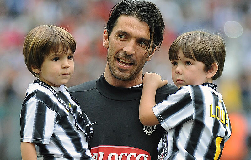 幼少期のルイス・トーマス(写真右)