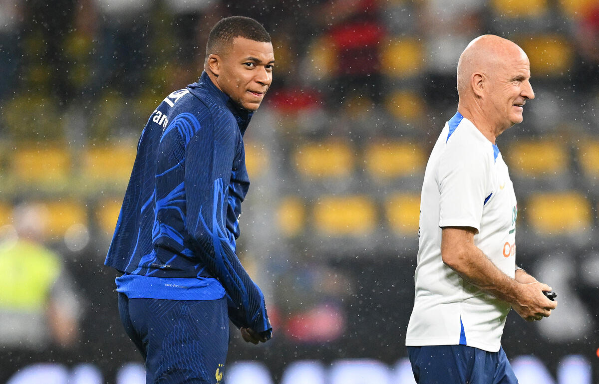 ドイツ戦には出場しなかったフランス代表ムバッペ(左)