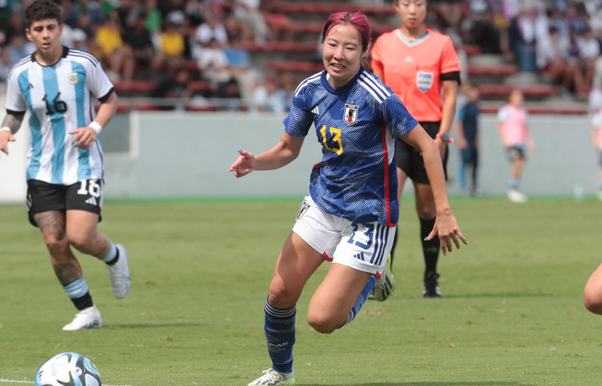 サイドバック起用も1アシストを記録した遠藤純