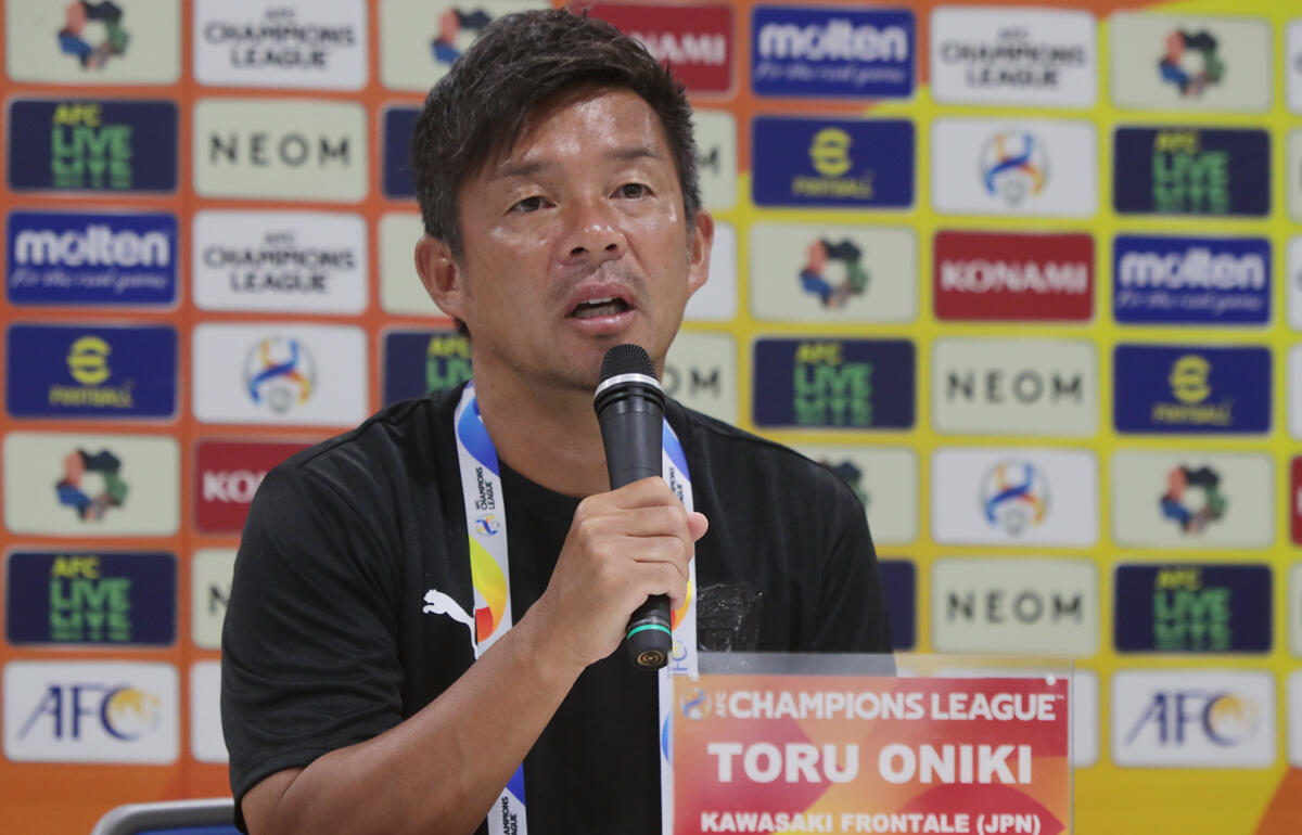 前日会見で意気込みを語る川崎F・鬼木達監督