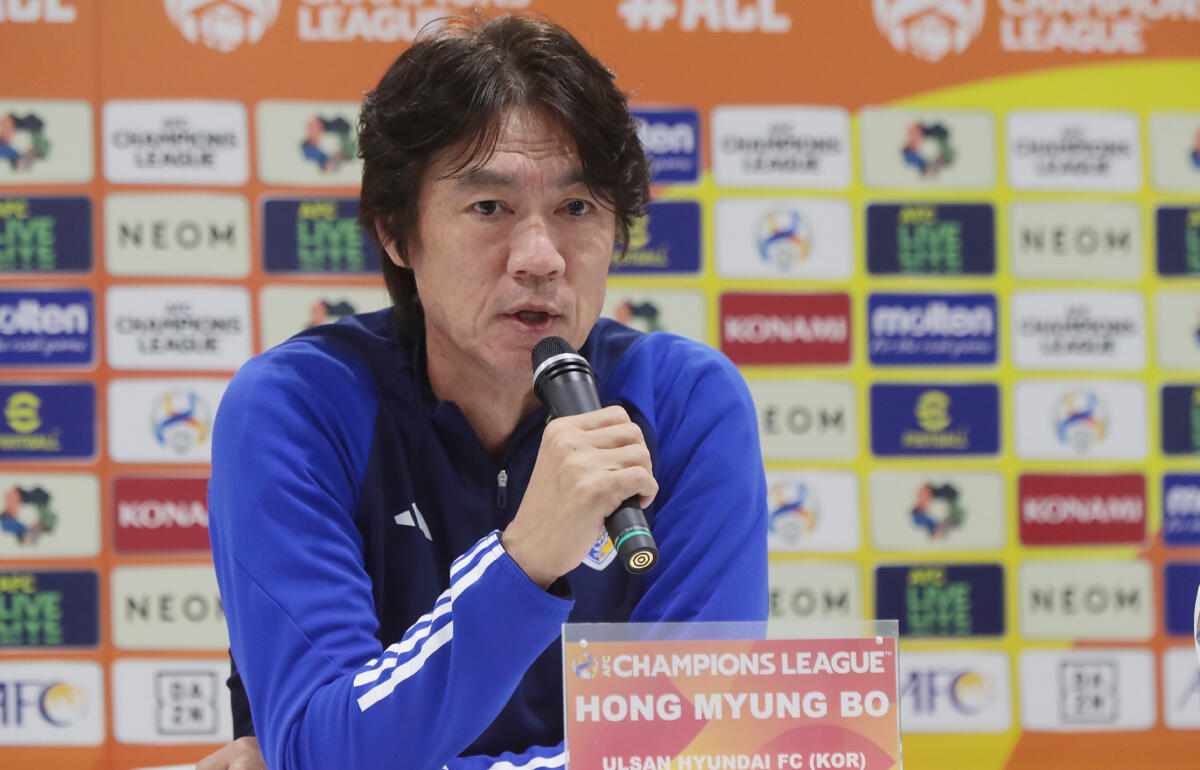 かつてはJリーグでもプレーし久々に来日したホン・ミョンボ監督