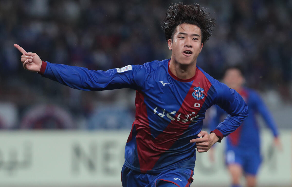 土壇場で初勝利をもたらす劇的ヘッドを決めた甲府MF長谷川元希