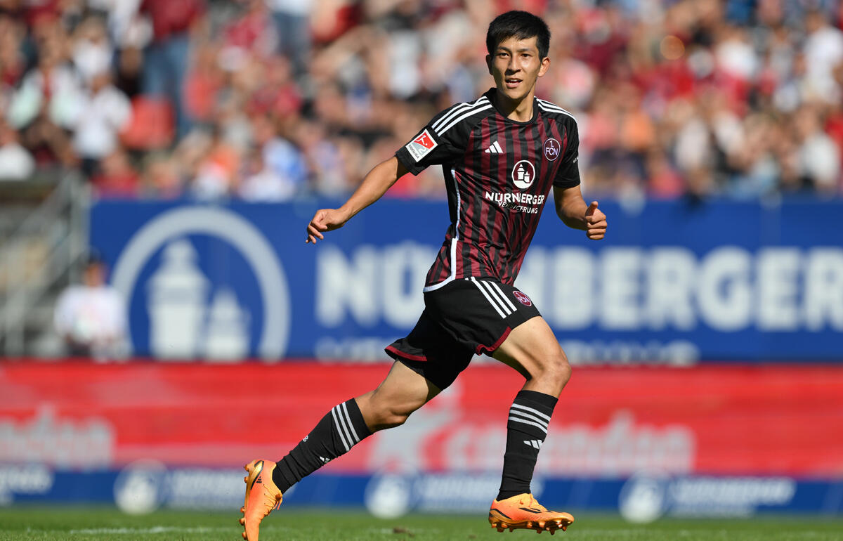 日本代表初招集を受けるも初日の練習を欠席した奥抜侃志