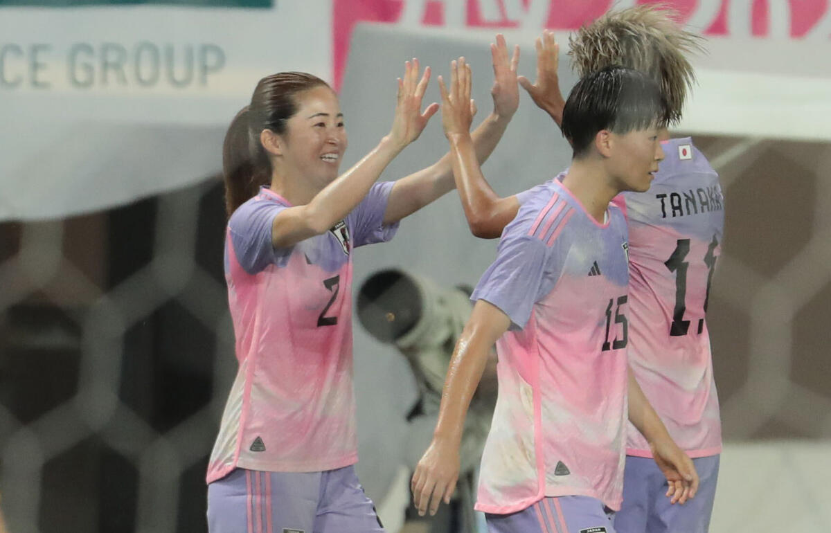 清水梨紗(左)はパリ・オリンピックアジア2次予選のメンバーにも選出