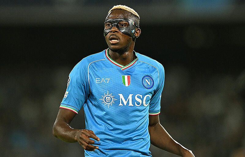 ナポリの主砲オシムヘンが代表戦で負傷…