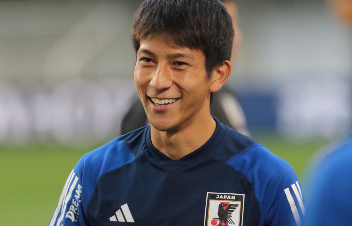 キリン もろく サッカー選手ユニホーム背番号10 MF 名波浩 2006年