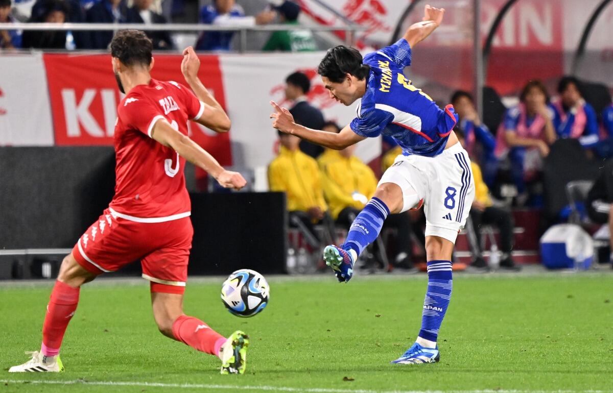 途中出場から積極的にシュートを放った南野拓実