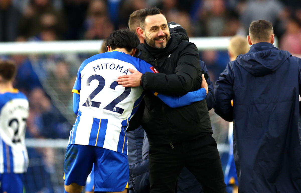 三笘薫の契約延長にデ・ゼルビ監督が喜び爆発