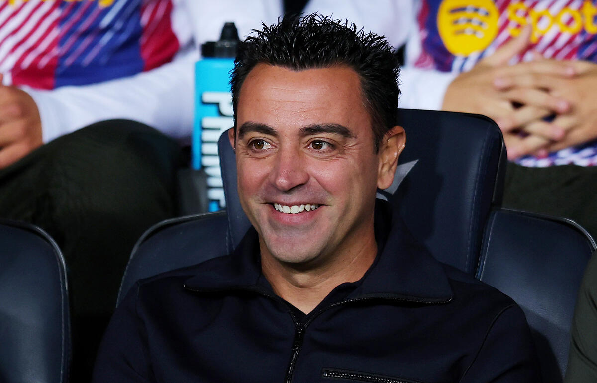 起用した若手の活躍で勝利を喜ぶチャビ監督