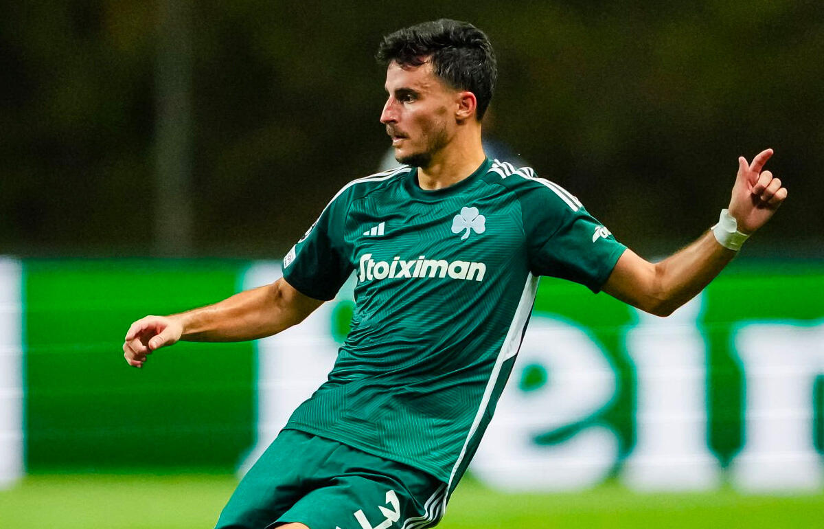 爆竹が投げ込まれて倒れ込んだフアン・カルロス