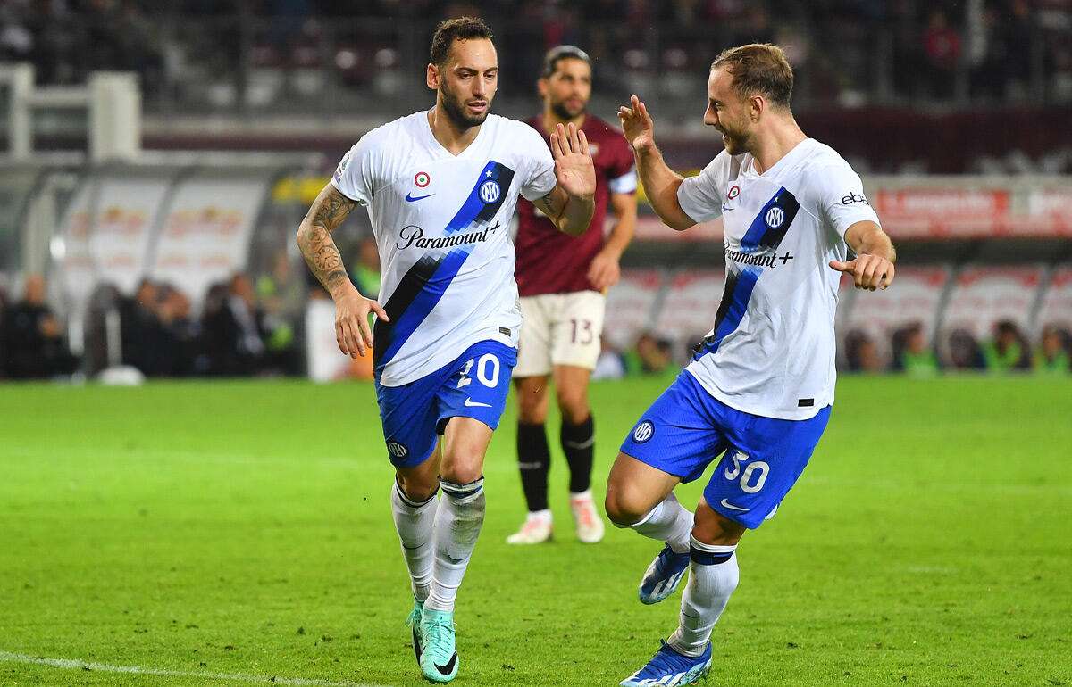 セリエAのエスコートキッズが大胆な応援クラブアピールをした