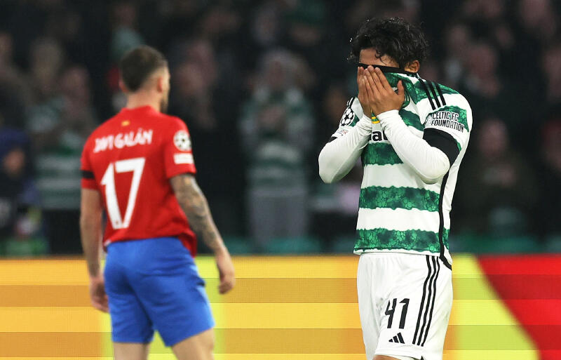 旗手怜央、アトレティコ戦先発も7分でピッチを後に。