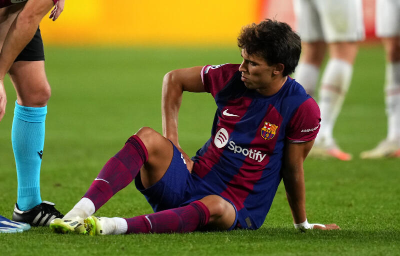 エル・クラシコ前のCLで途中交代のフェリックス。SNSで問題なしをアピール。