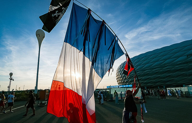 フランス政府がリヨンのチームバス襲撃事件に遺憾の意