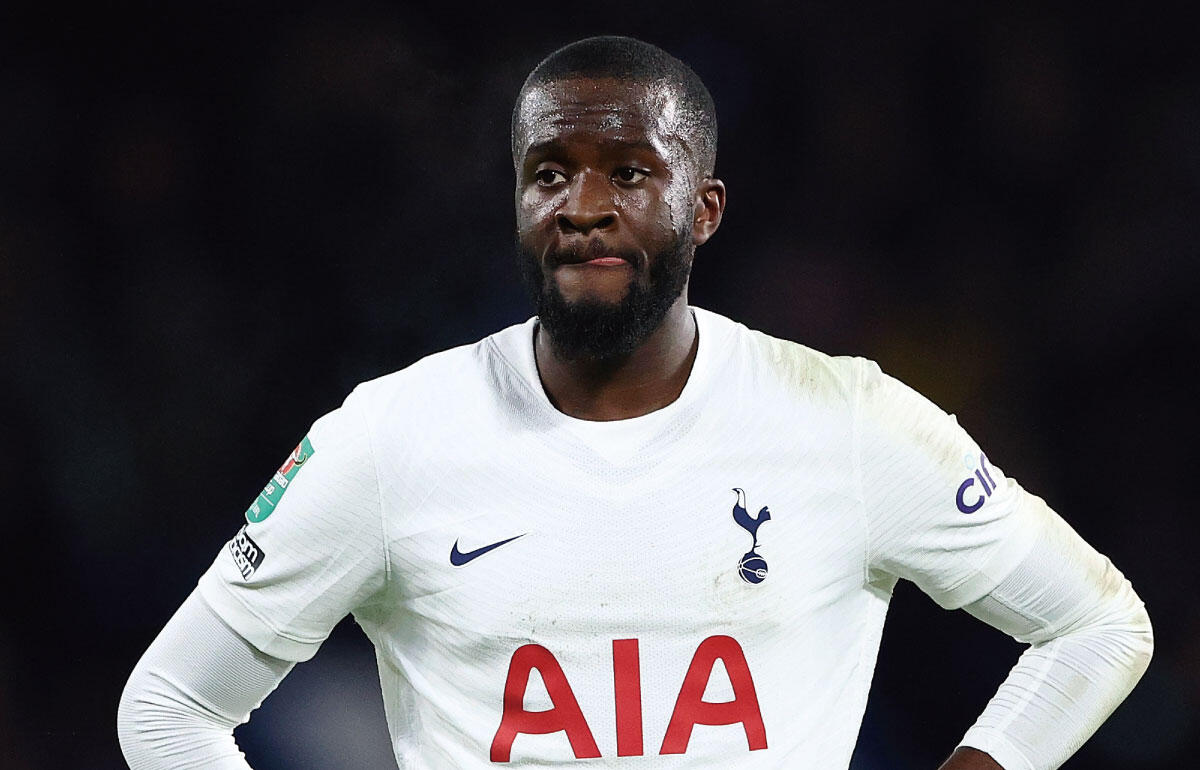 エンドンベレが監督と口論に