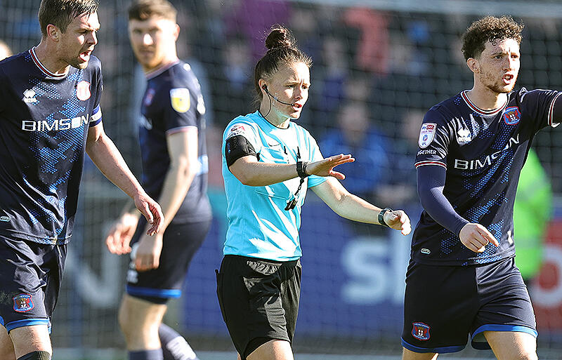 すでに下部カテゴリーでは主審も努めるレベッカ・ウェルチ