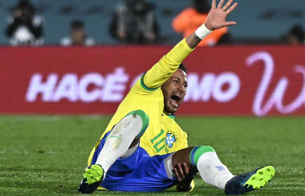 北中米W杯予選でヒザに重傷を負ったネイマール