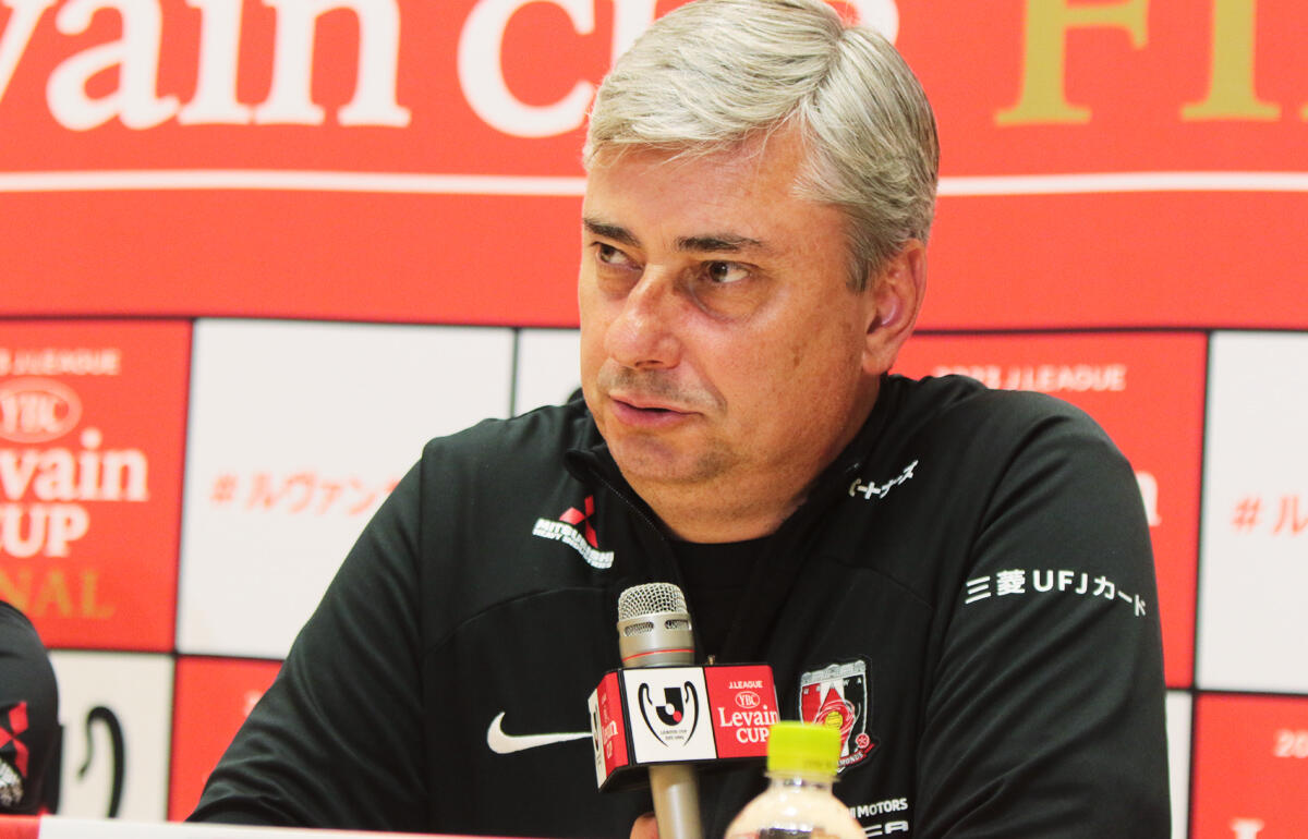 決勝前日会見に臨んだ浦和のマチェイ・スコルジャ監督