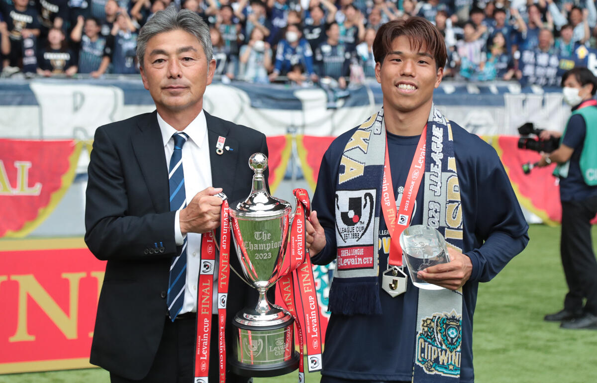 水戸時代からの付き合いの長谷部茂利監督と前寛之