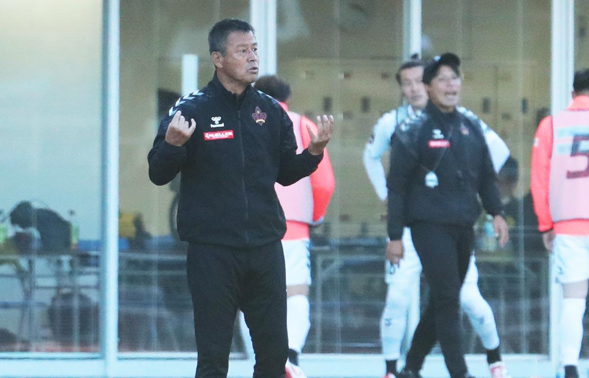 J3降格が決定しチームを離れる金沢・柳下正明監督