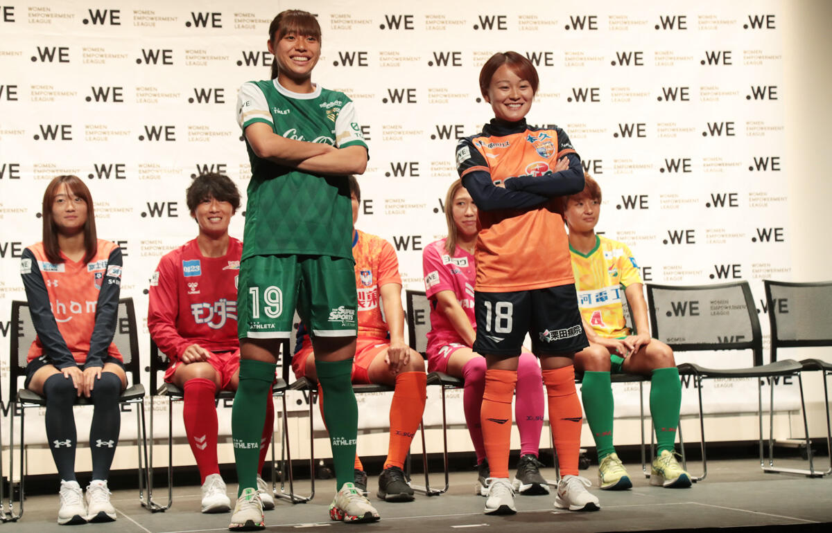 同い年の東京NBのFW山本柚月(左)とAC長野のMF伊藤めぐみ(右)