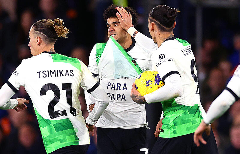 父の早期解放を求めるルイス・ディアス