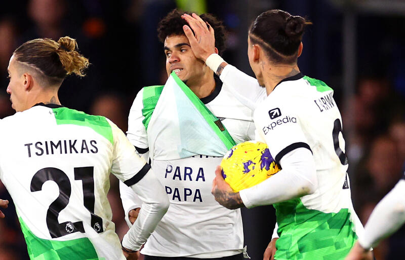 ルイス・ディアスはルートン・タウン戦で同点弾。その直後にメッセージシャツで父の解放を懇願した。