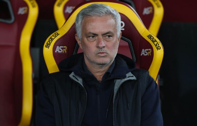 マウリツィオ・サッリ監督の主張に、ジョゼ・モウリーニョ監督は猛然と反論