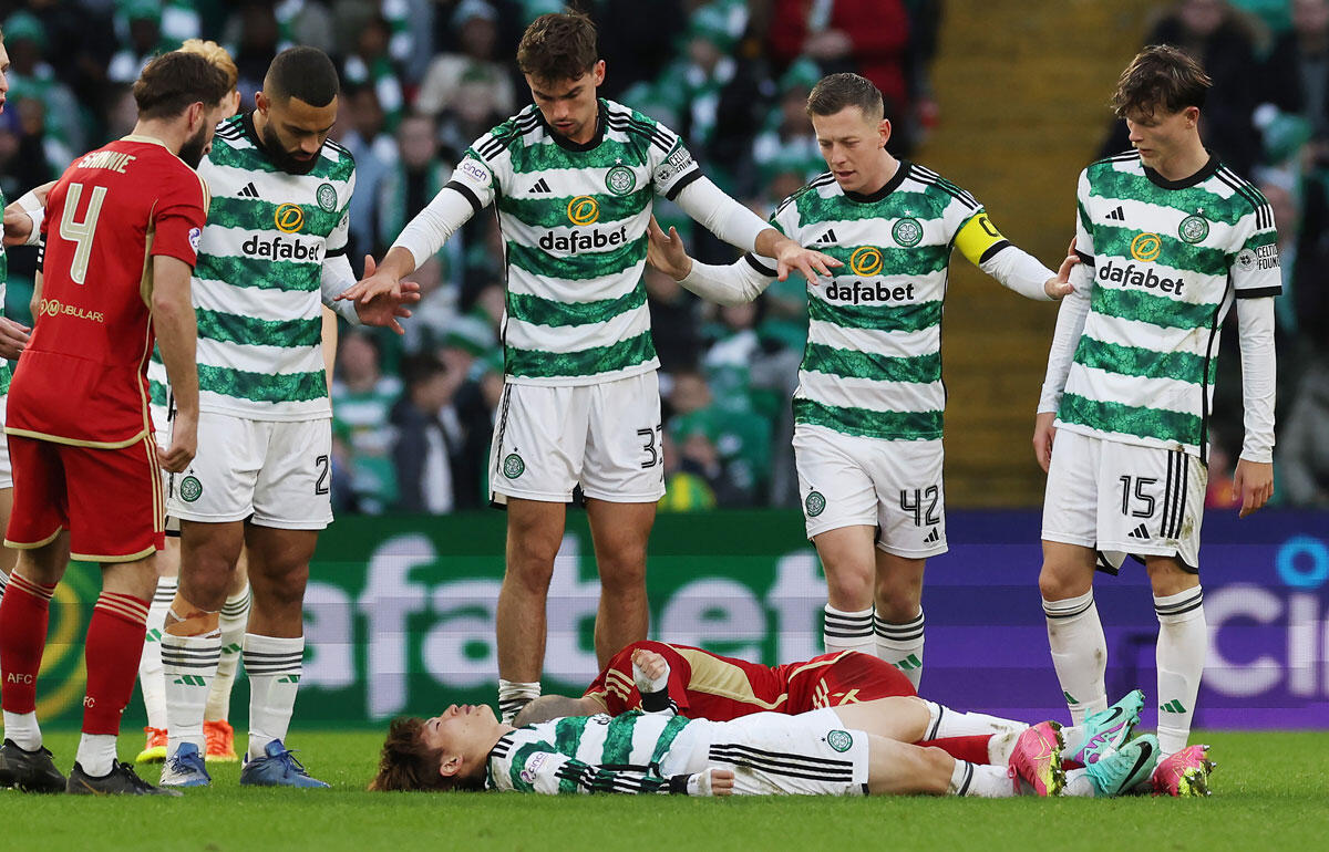 相手の無謀なチャージで頭部を強打した古橋亨梧