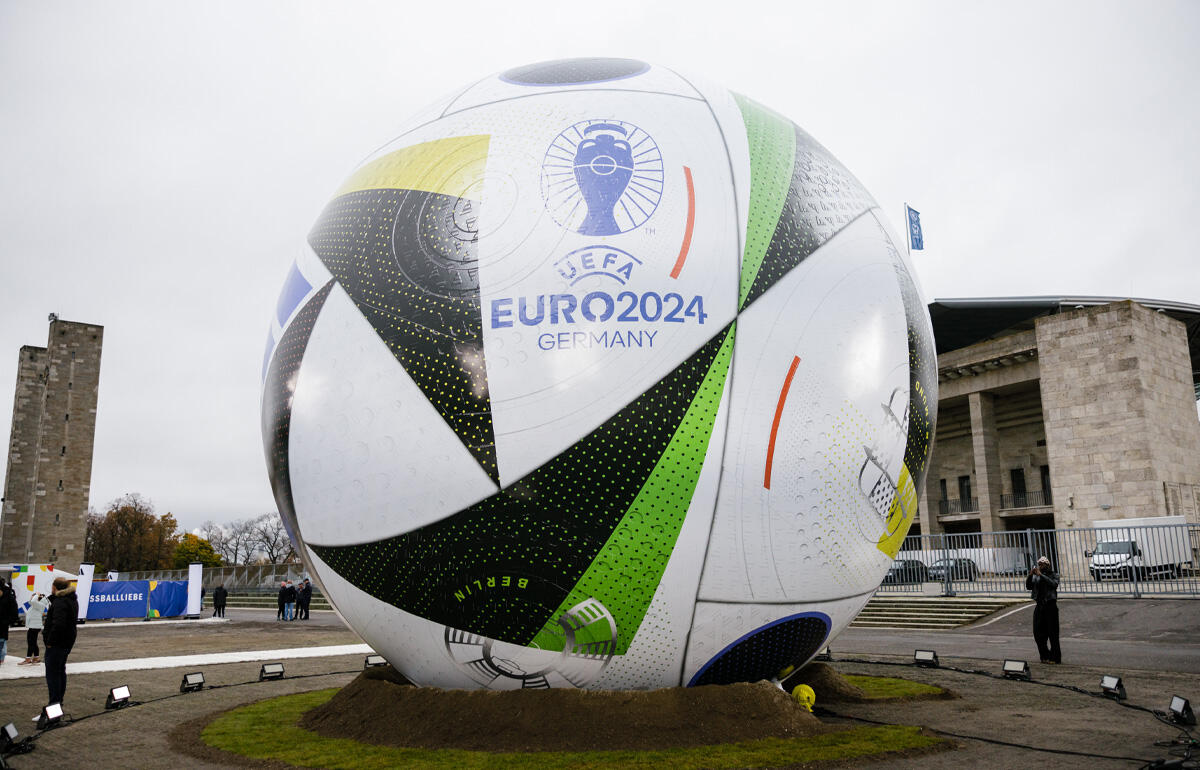 新品　EURO2024公式試合球FIFAQUALITYP