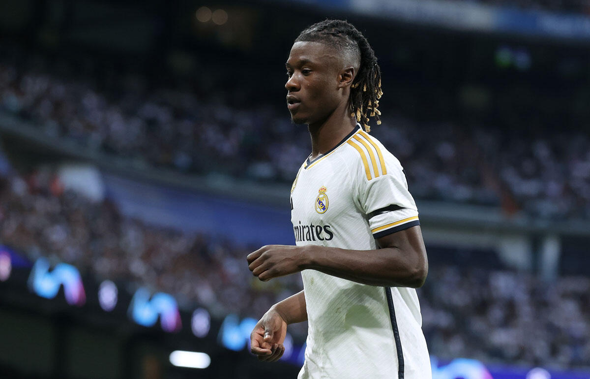 フランス代表の練習中に負傷したカマヴィンガ