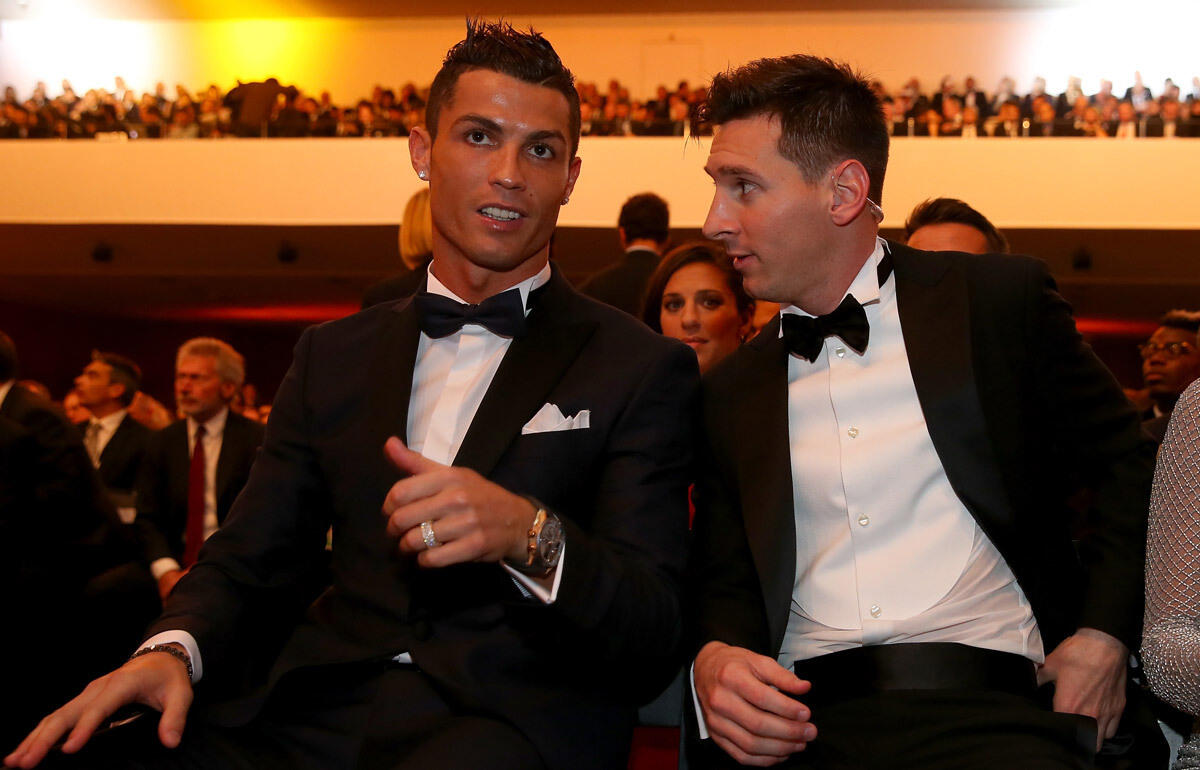 長年サッカー界を引っ張っているリオネル・メッシとクリスティアーノ・ロナウド