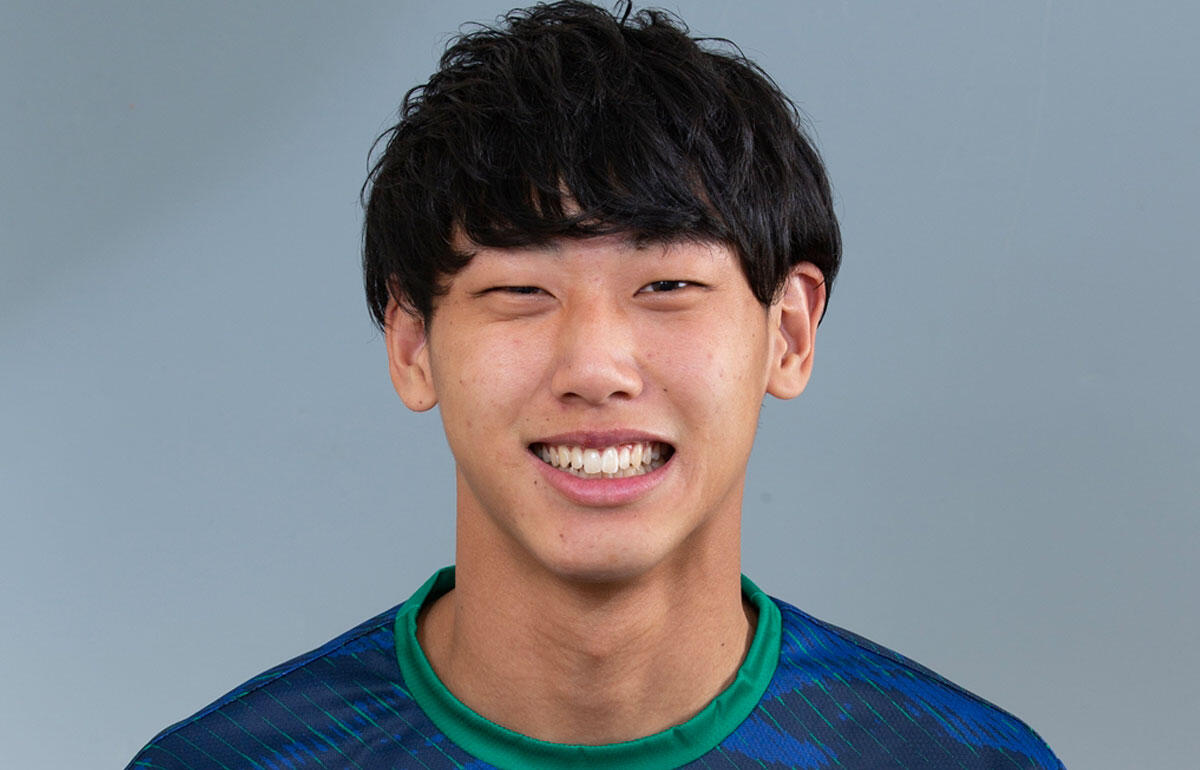 ソシエダのトレーニングに参加する徳島MF玄理吾