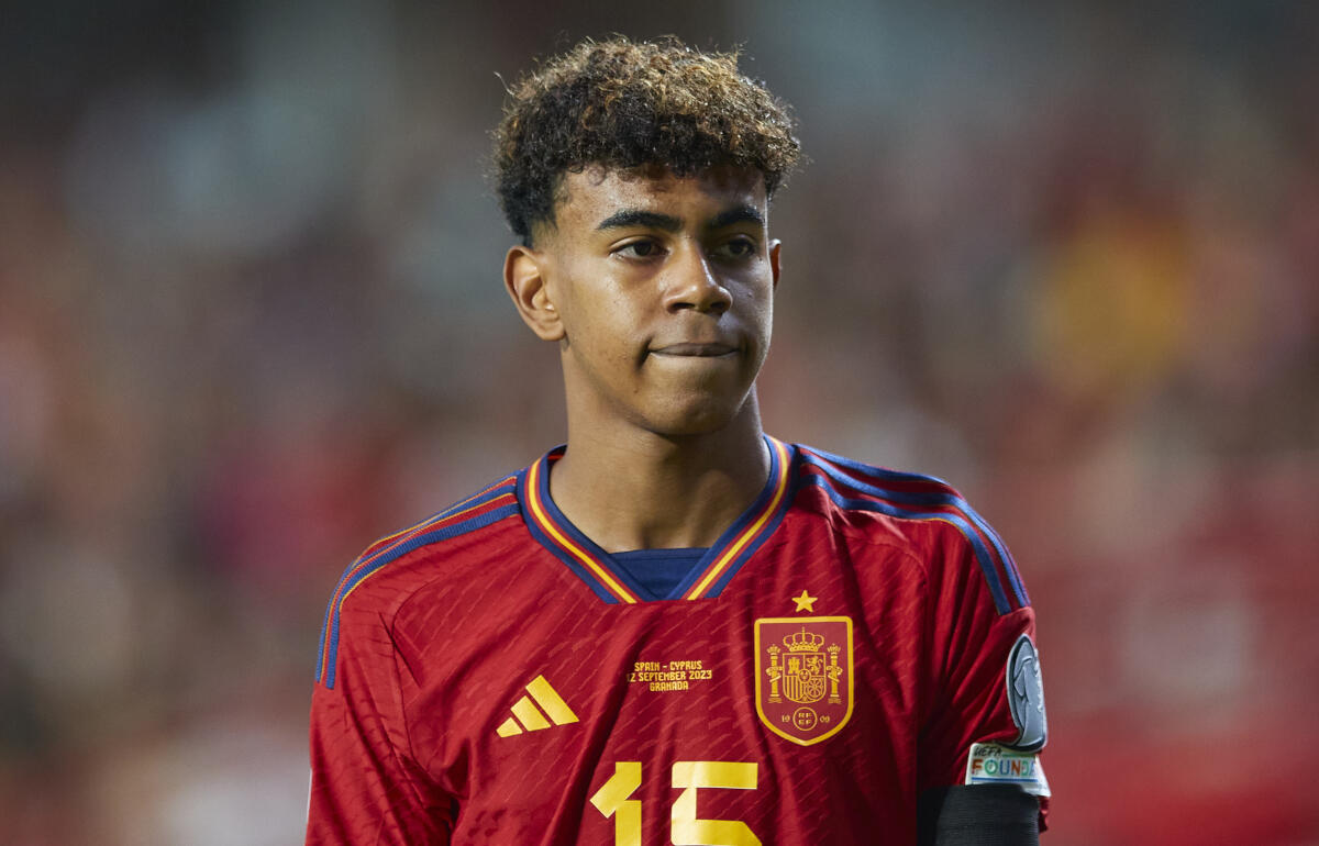 レヴァンドフスキとは問題ないというヤマル