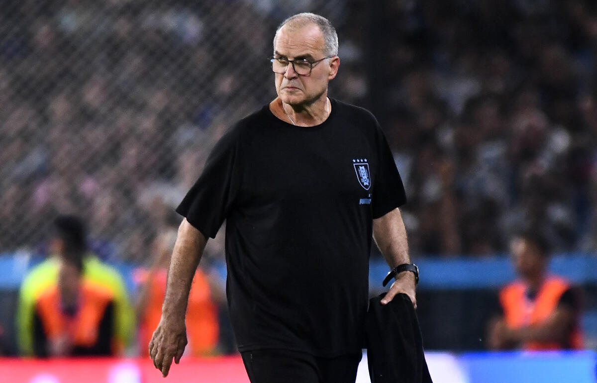 敵地でアルゼンチン代表を下したウルグアイ代表のビエルサ監督