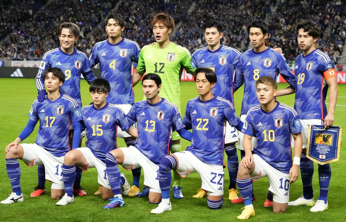 明るめの青がメインカラーである現在の日本代表ユニフォーム