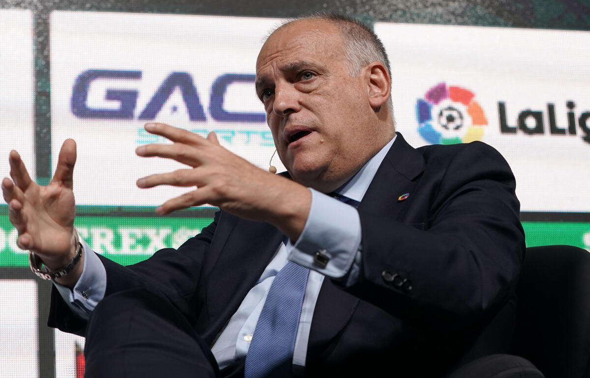 4期目の就任に向けて暫定的に辞任したテバス会長