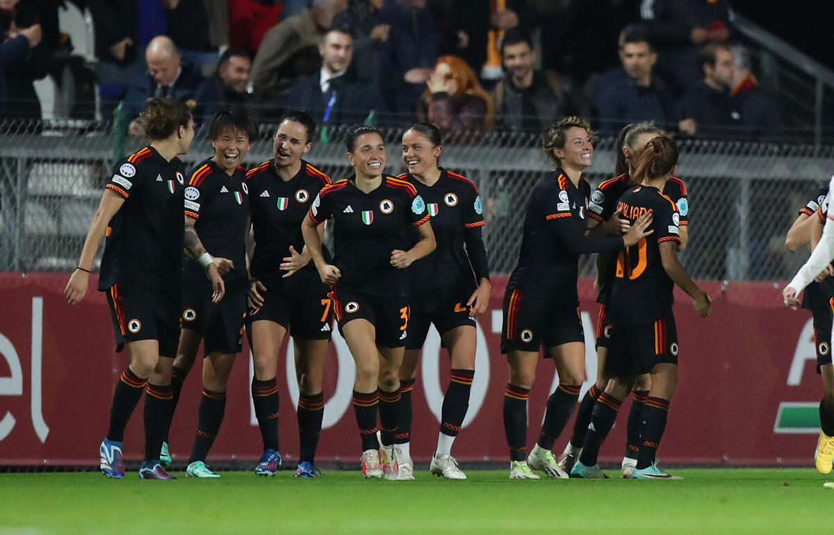 ローマがホームでアヤックス相手に勝利