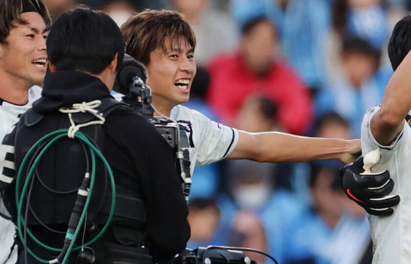 残留を喜ぶ湘南・大野和成