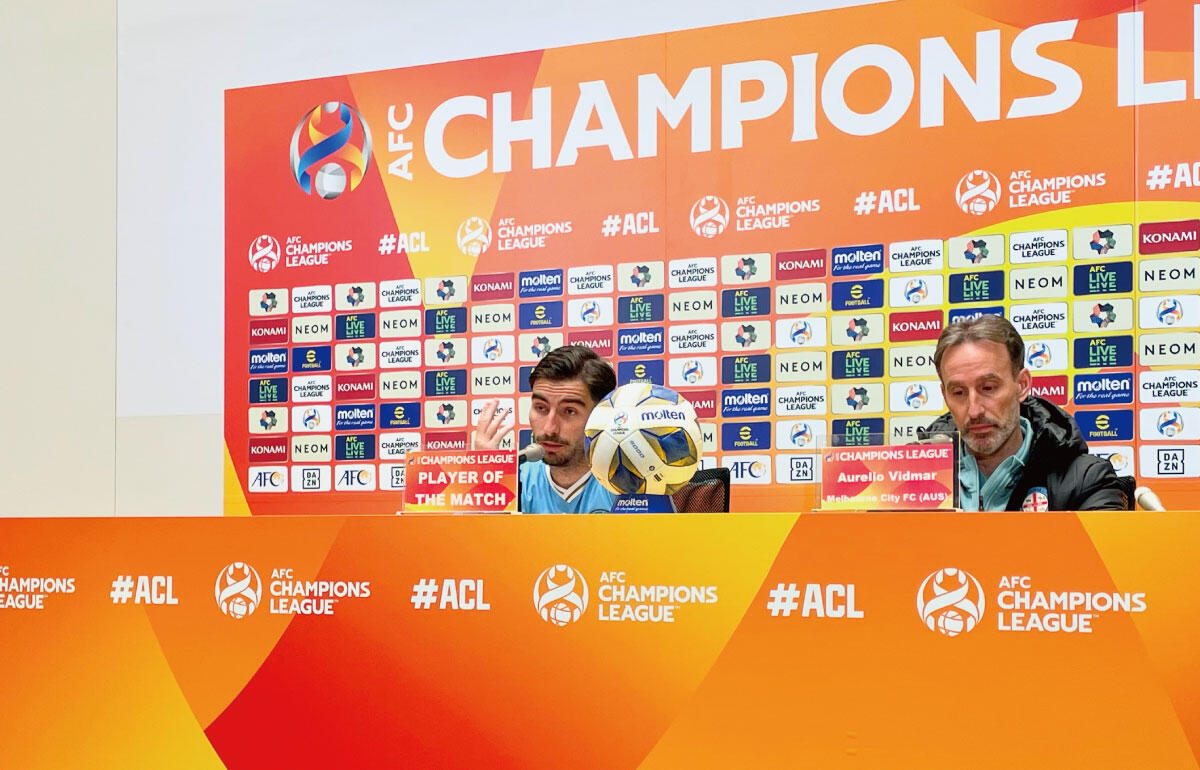 ACL試合後会見に臨むメルボルン・シティのDFタルボットとヴィドマー監督