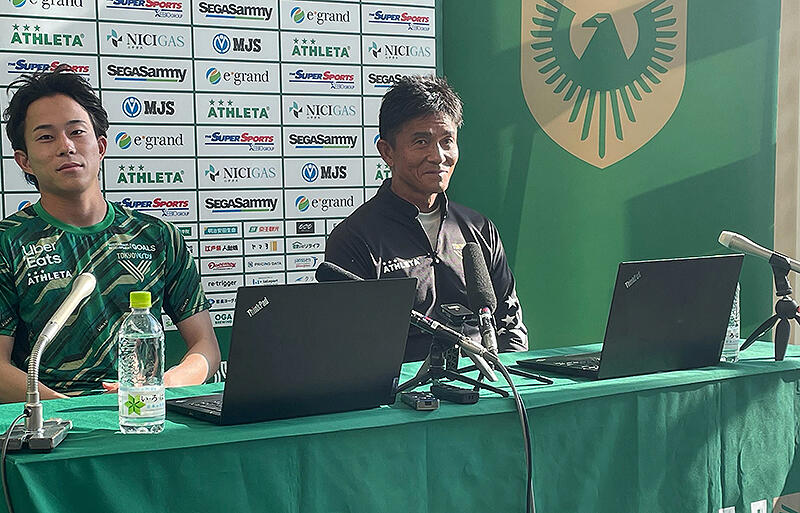 森田晃樹と共に会見に出席した城福浩監督