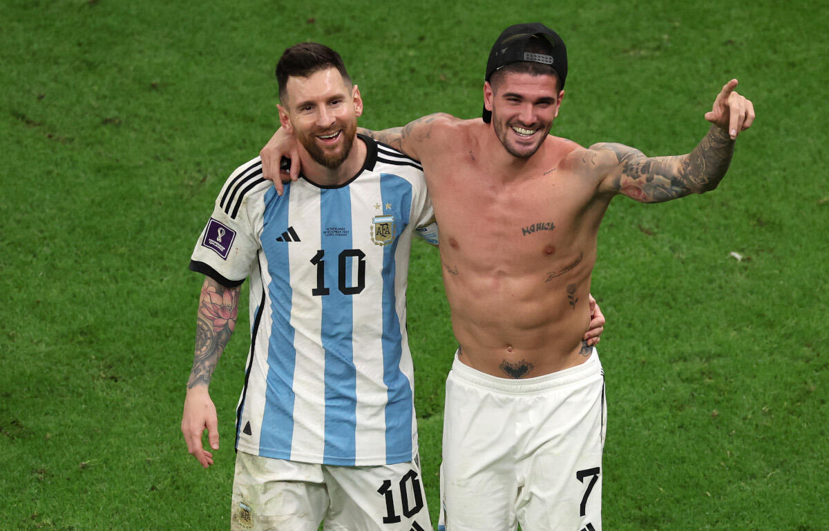 W杯中に印象深いやり取りがあったメッシとデ・パウル