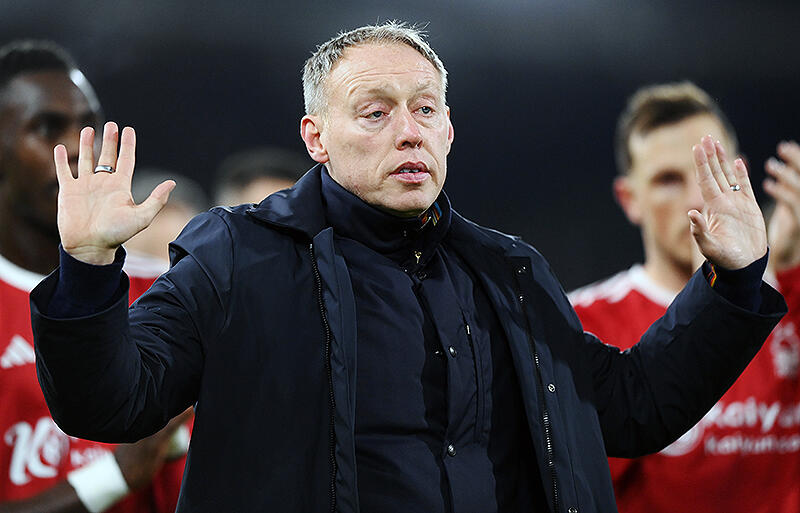 サポーターに感謝示すクーパー監督