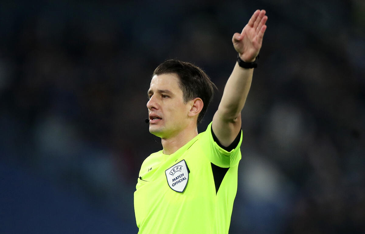 試合終了後に突然殴られたメレル主審