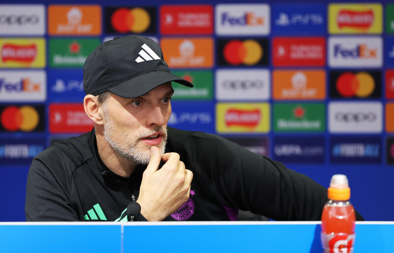 対照的な状況下の戦いに。