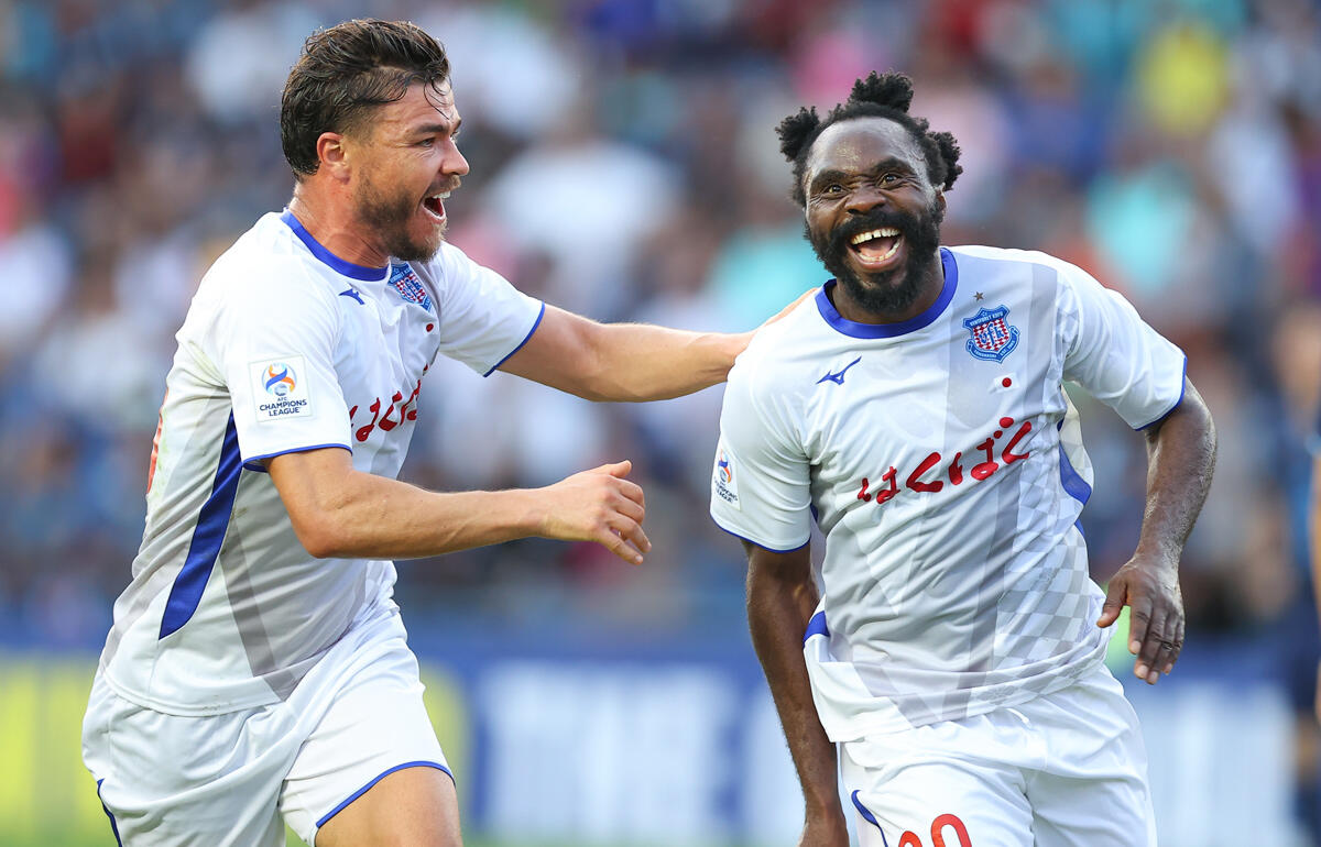 見事な2ゴールを決めたピーター・ウタカ