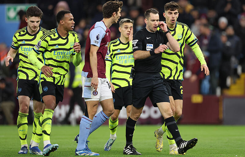 アストン・ビラvsアーセナルでの判定が議論の的に