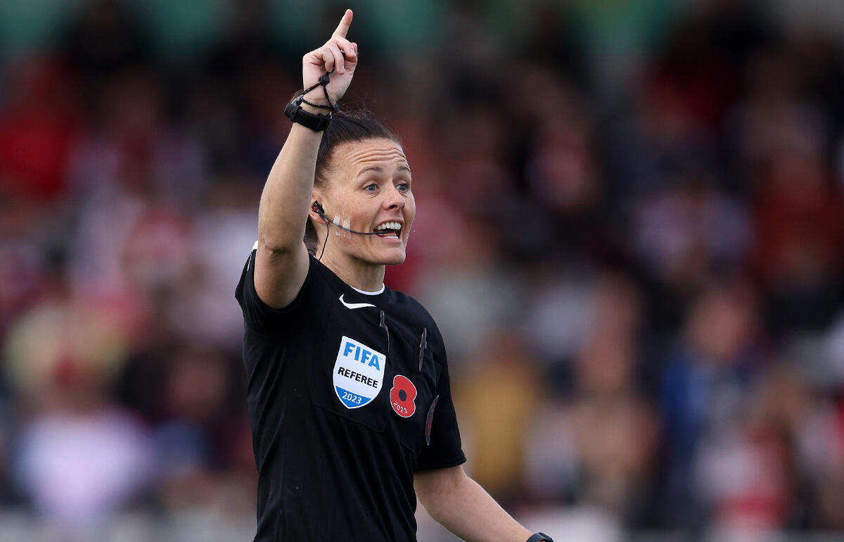 12月23日についに女性として初の主審を務めるウェルチさん