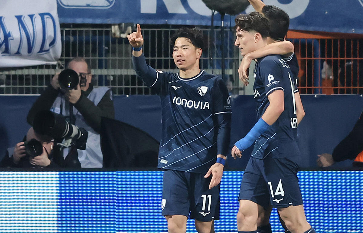 今季のブンデスリーガ5点目を決めた浅野拓磨