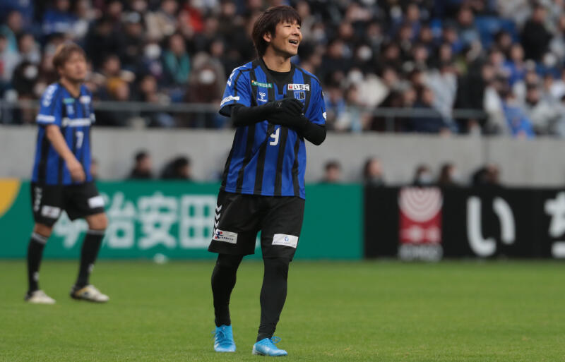 橋本英郎氏の引退試合で4ゴールの活躍を披露した大黒将志氏。